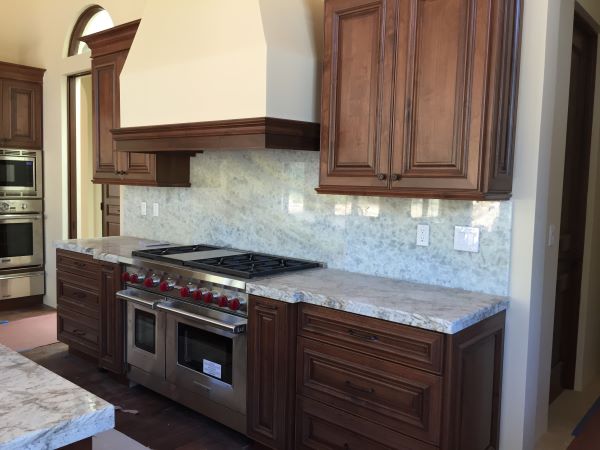 The Traditional Kitchen - Cook range + hood